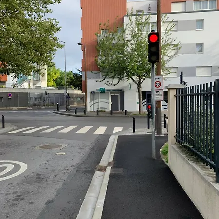 Single Avec Acces Direct Aeroport D'orly Orly